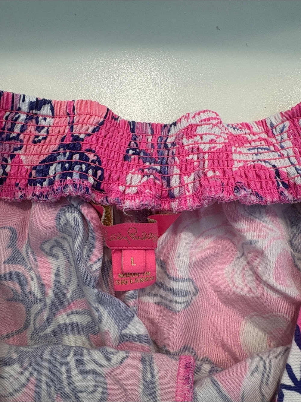 Lilly Pulitzer shorts size large - Picture 2 of 2